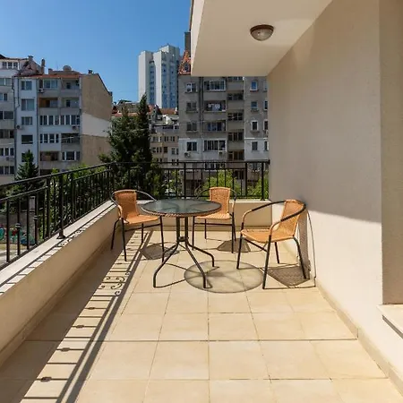 Flora 1 Apartment Burgas City