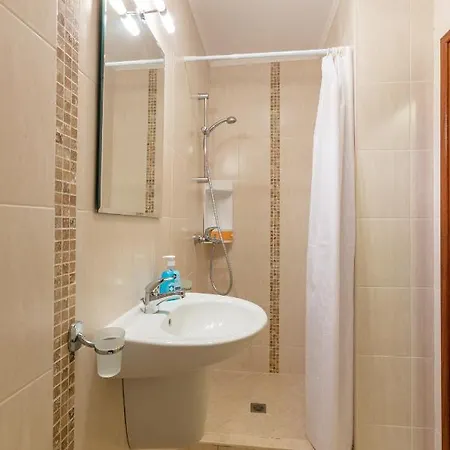 Apartament Flora 1 *