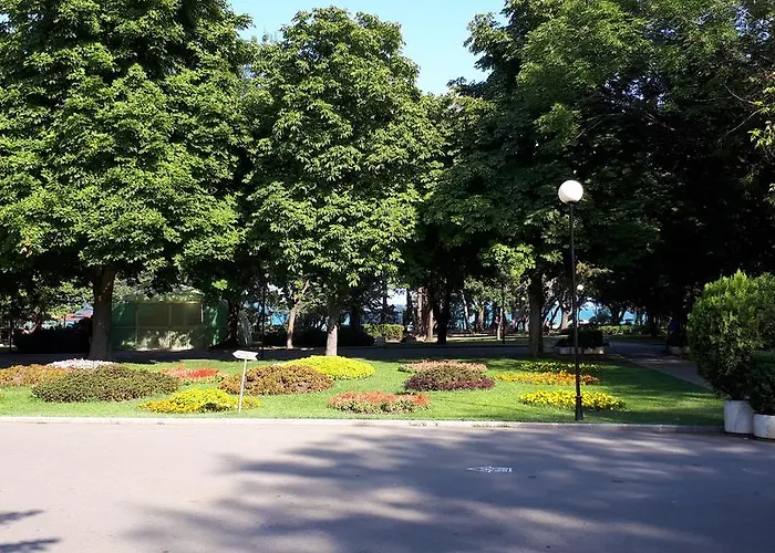 Flora 1 Appartement Burgas Stad