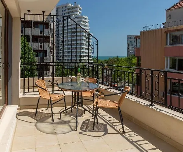 Flora 1 Apartamento *