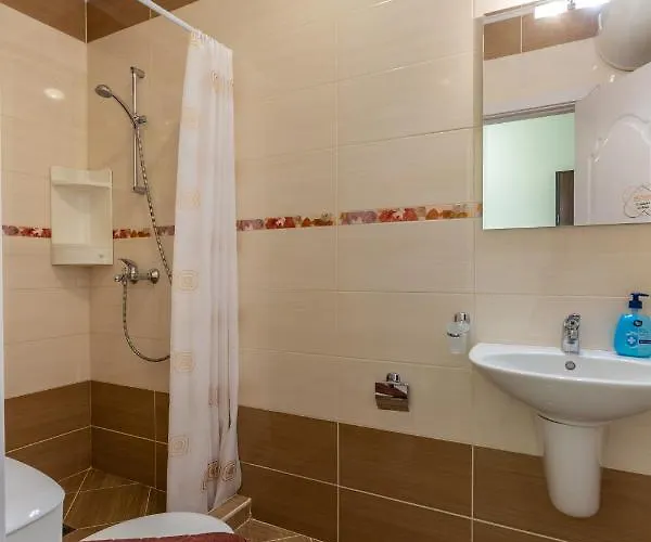 Flora 1 Apartamento *