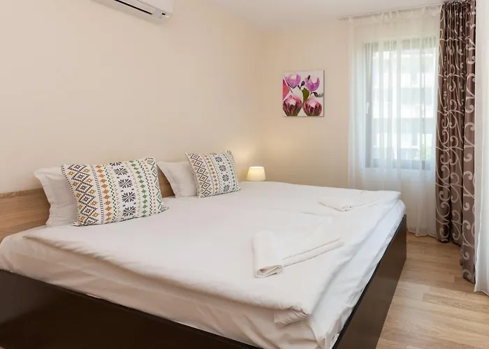 Flora 1 * Burgas Stad