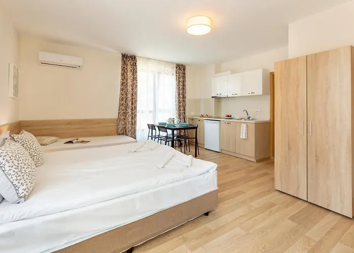 Flora 1 * Burgas Stad