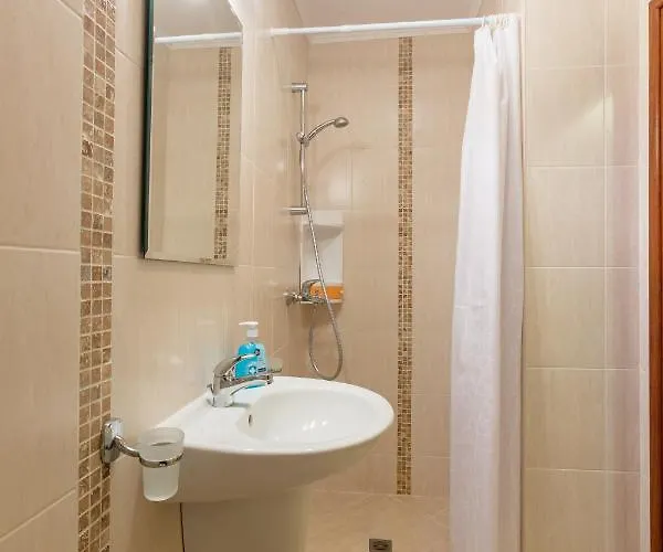 Apartamento Flora 1 *