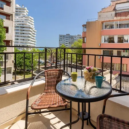 Flora 1 Апартаменты