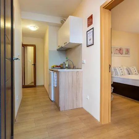 Flora 1 Апартаменты